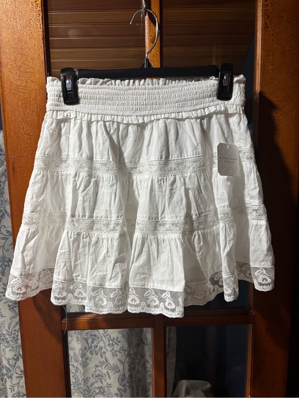 Alterd State White Tiered Lace Mini Skirt - Women